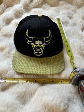 Black & Yellow Chicago Bulls Logo Adidas NBA Snapback Hat